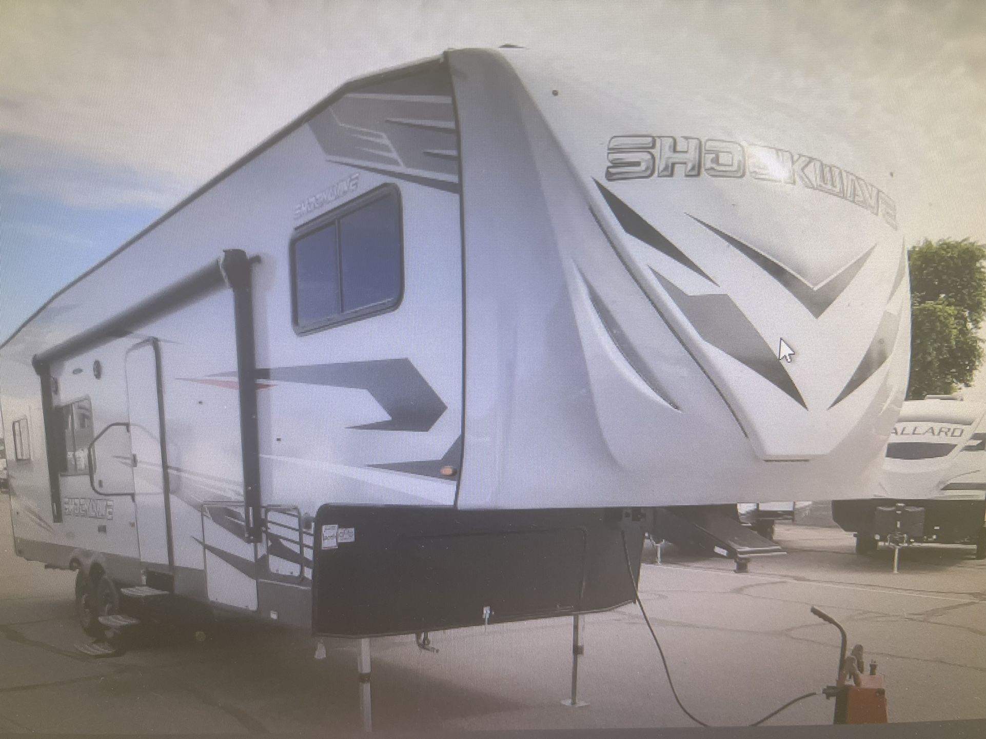 2022 SHOVKWAVE 32FWGDX TOYHAULER