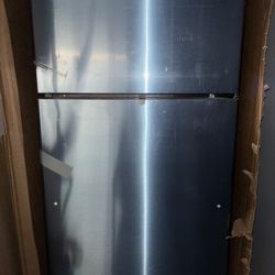 GE Refrigerator 