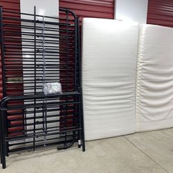 Daybed with Pop Up Trundle with Mattresses