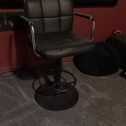 Black Swivel Bar Stool 