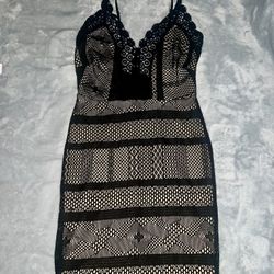Body-con Black Lace  Mini Dress With Nude Liner  - Size Small - High School Dance / Clubbing Dress 