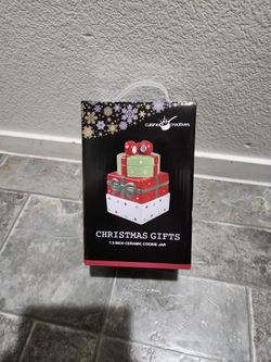 Cuisine Creatives Christmas Gifts 7.5in Ceramic Cookie Jar (BRAND NEW)