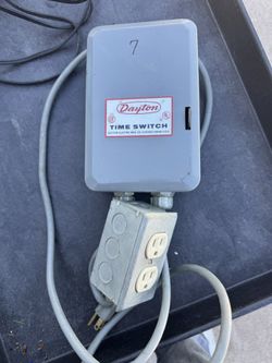 Dayton Time Switch Repeat Cycle Timer Model 2E357 