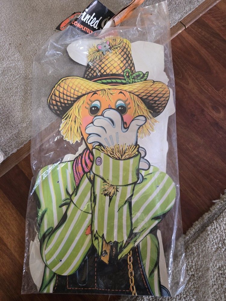 π HALLOWEEN 1980 BEISTLE SCARECROW NEVER OPENED 53 INCHES TALL