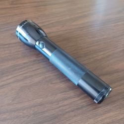 Maglite LED, 2 "D" Cell.