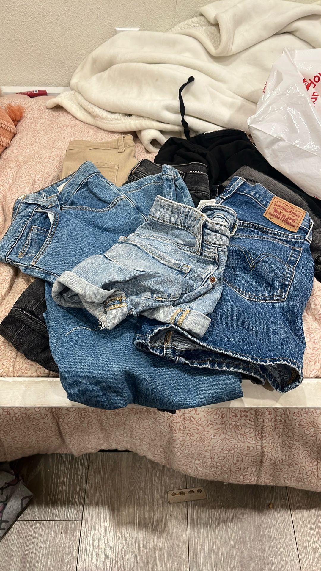 Jean Bundle For 15$