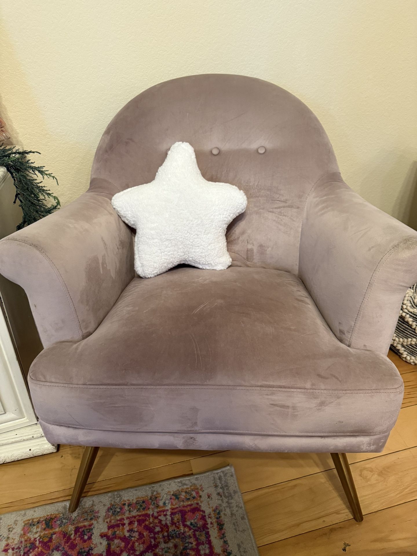 Light Pink/Mauve Velvet Chair