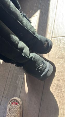 Black Ugg Boots 