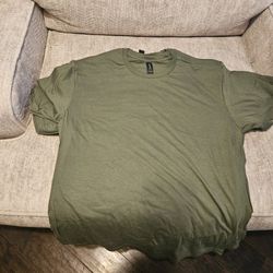 Large Gildan Blank Military Green Shirt G640