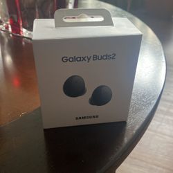 Brand New In Box Galaxy  Buds2