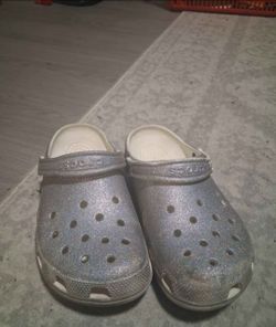 womens 9 silver crocs