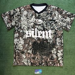 Silent camo tee
