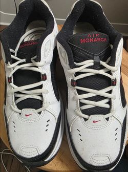 Mens Nikes 9.5