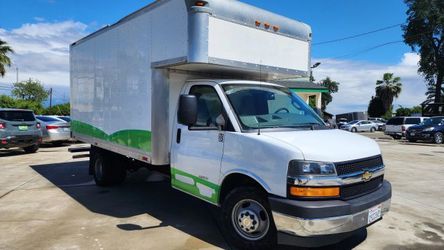 2017 Chevrolet Express Commercial Cutaway