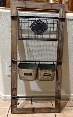 Wall organizer