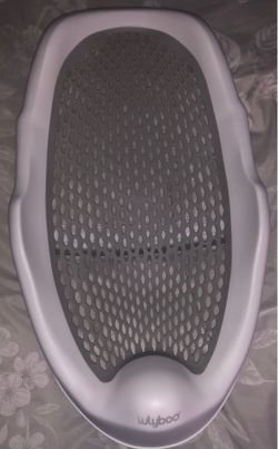 Lulyboo used white with gray baby bathtub support