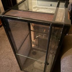 40 Gallon Glass Enclosure With Lock