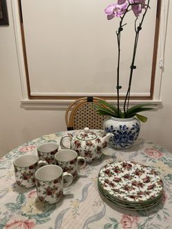 Vintage Royal Albert Old Country Tea Set