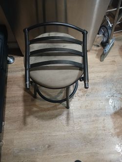 Steel bar chair with removale backset