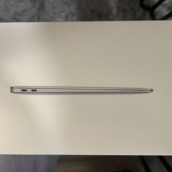 13in MAC Book AIR 