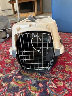 Petmate Kennel Cab Pet Carrier — Like New
