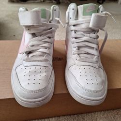 Nike Court Borough mid-top youth shoes 