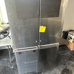 Refrigerator 