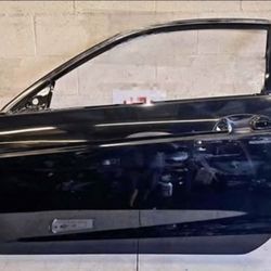 Driver side door for Honda Accord 2008-2012 

In good condition!

Black color 

