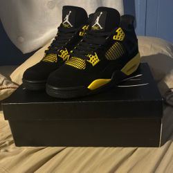 JORDAN 4 YELLOW THUNDERS