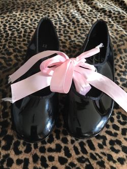 Girls size 12 black patent tap shoe