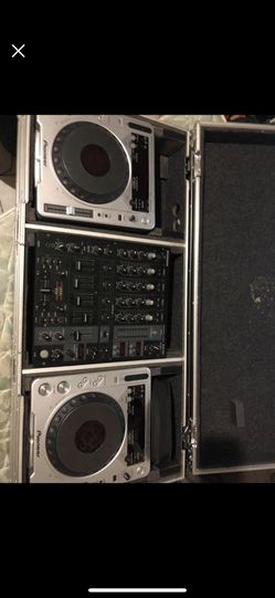 Pioneer CDJs 4 channel Mixer and coffin