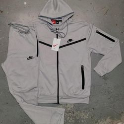 Nike Tech Sweatsuit (small)