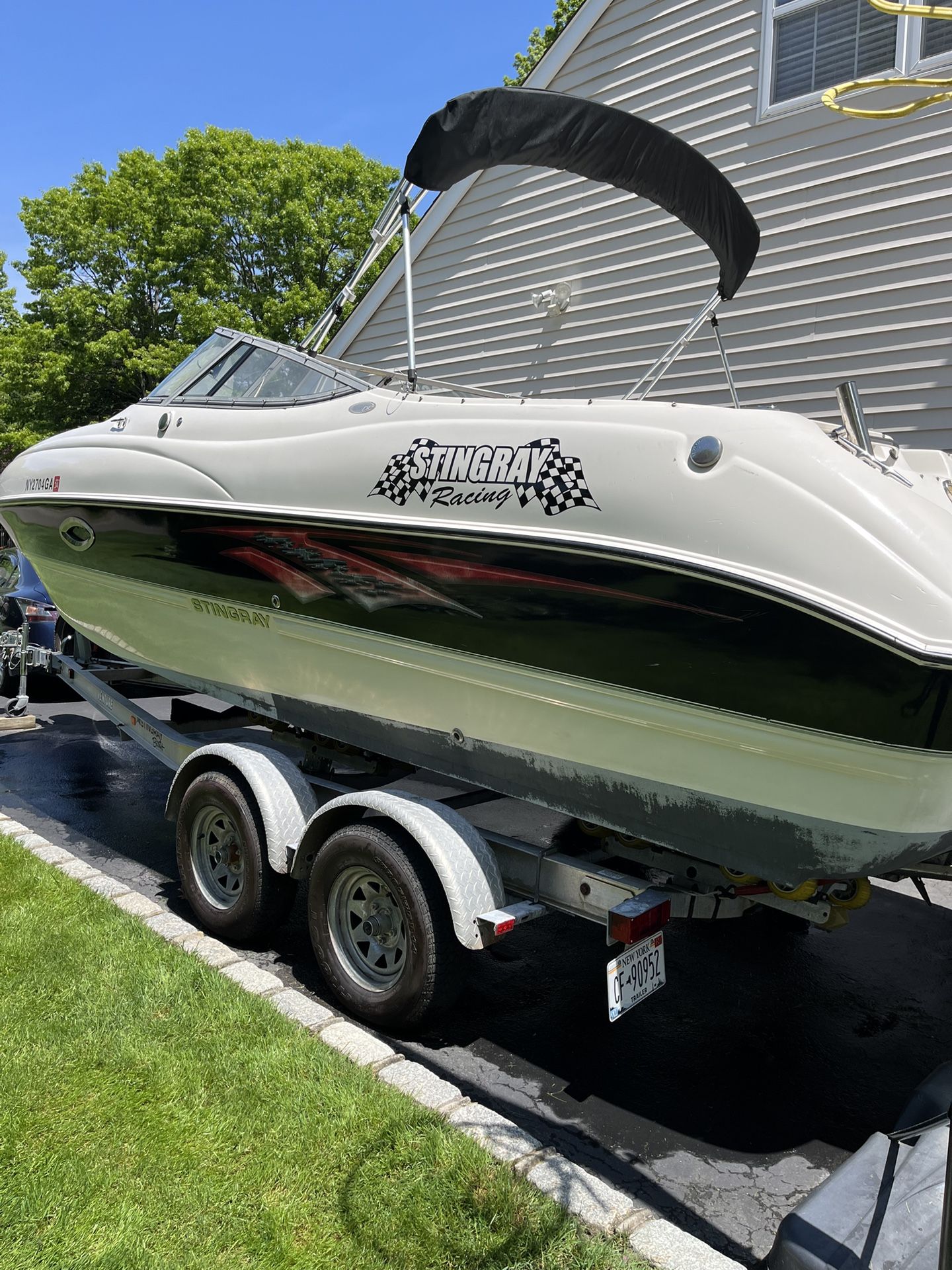 2006 Stingray 220 DR Bowrider Sundeck