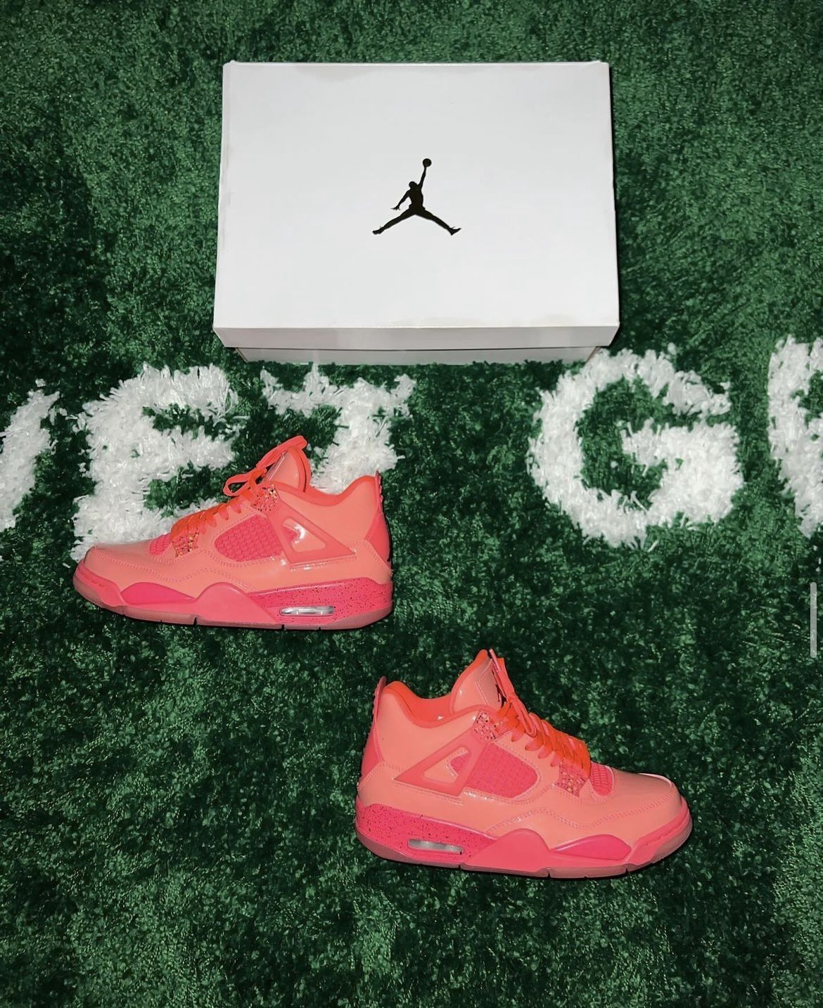 Jordan 4 Retro Hot Punch