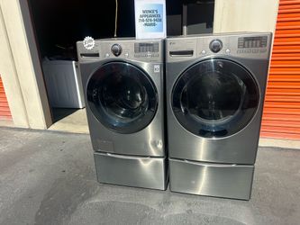 LG FRONTAL WASHER & GAS DRYER SET WITH PEDESTALS
