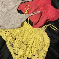 CLEANING OUT NEED GONE WOMENS CLOTHES CROP TOPS 