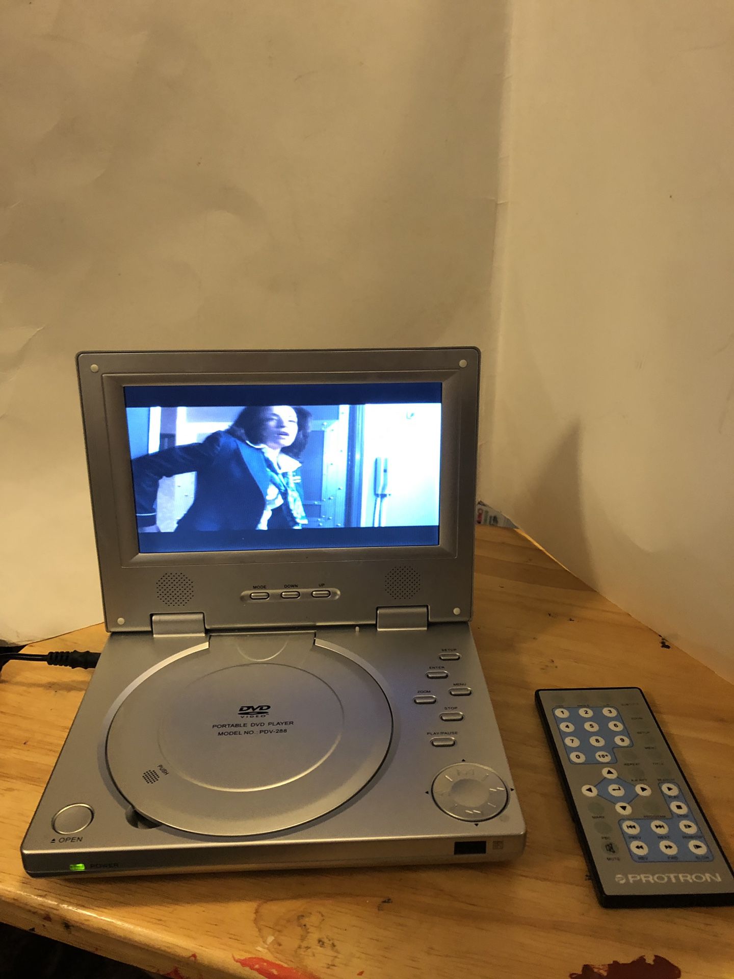 PROTRON 7” DVD player WITH REMOTE POWER CORD AND CARRY CASE PICK UP ONLY HILLIARD AREA