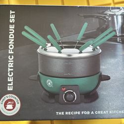 CHEF’S COUNTER ELECTRIC FONDUE SET - NEW IN BOX
