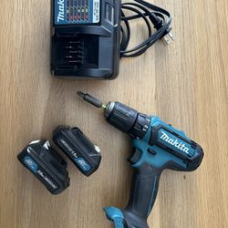 Makita Cordless Drill With 2x Batteries And Charger