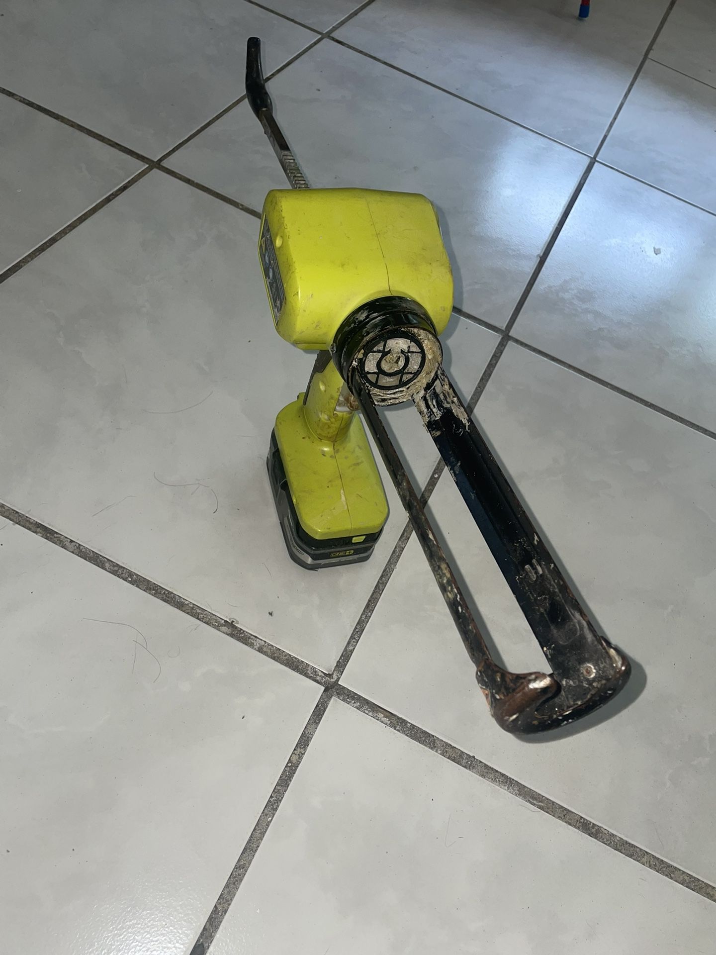 Ryobi Cordless Caulking Gun With 4Ah Battery