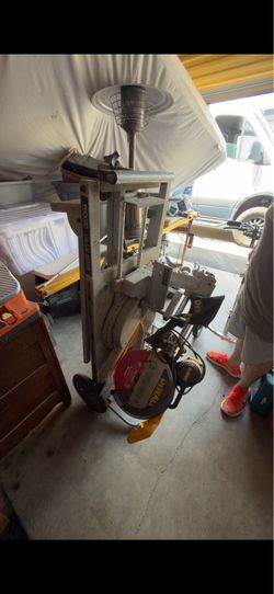 DeWALT 12” Miter Saw w/ Mobile Rolling Stand