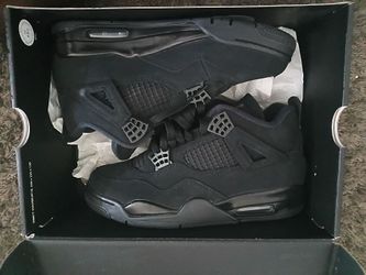 Black cat 4s size 8.5 (men)