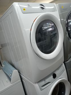 Electrolux stackable front load washer and dryer set - Free delivery