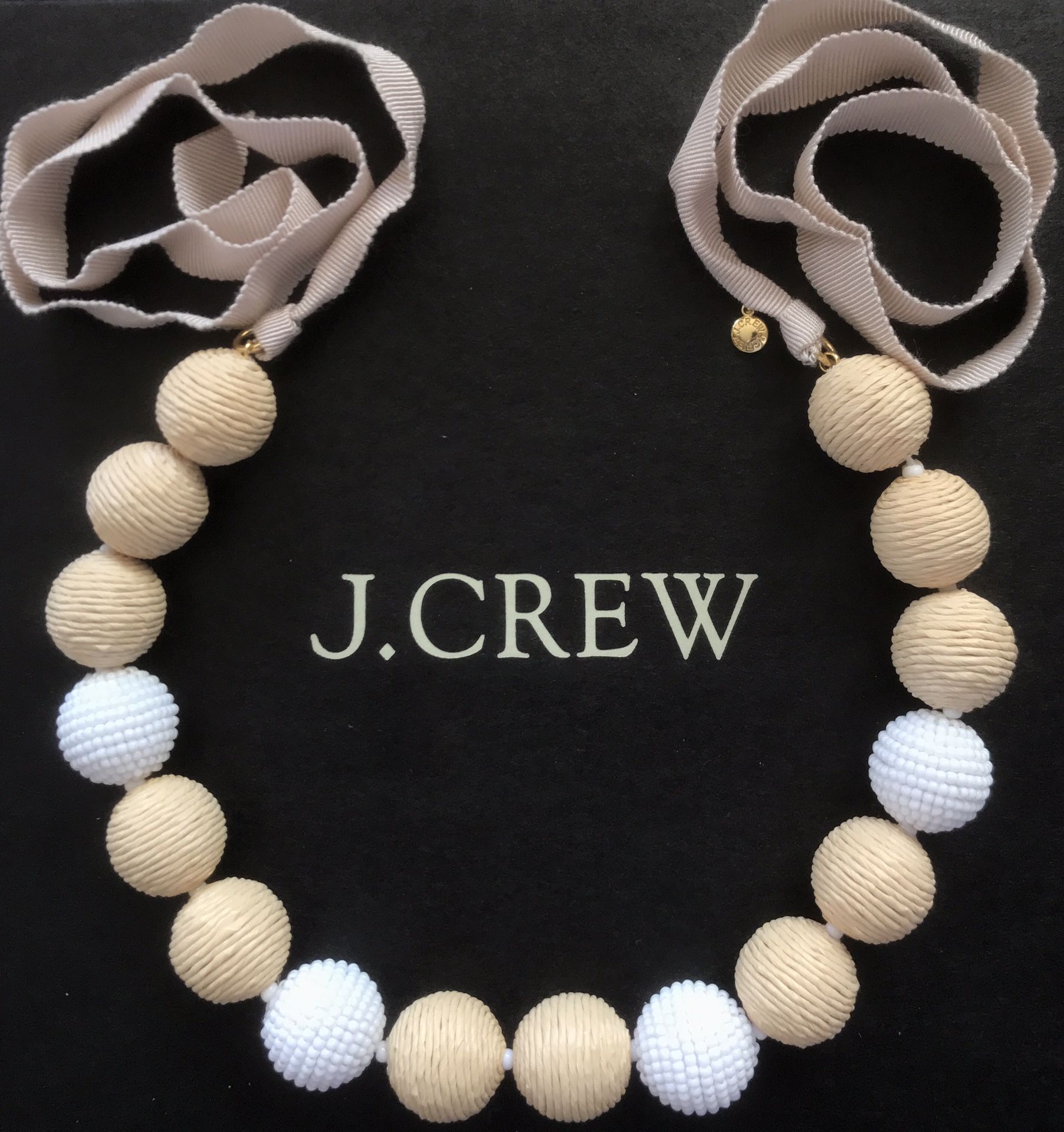 (NEW) (1 AVAILABLE) WOMEN’S J.CREW FAUX-RAFFIA-AND-BEAD GUMBALL NECKLACE - SIZE: OS (ONE SIZE) 
