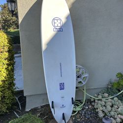 SBBC Ruccus 7’2 Surfboard + Board Sock – Great Condition