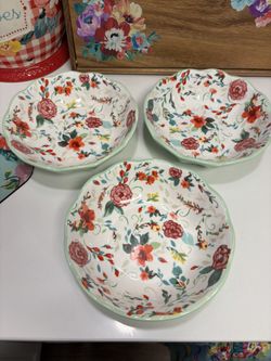 The Pioneer Woman Bowls 