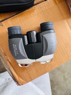 Compact 8x22 Binoculars with Carrying Case – Excellent Condition