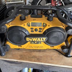 Dewalt radio