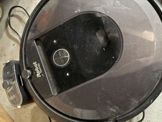 iRobot i7 And Bravejet M6 Robot Vaccum