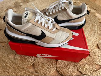 Women’s Nike Airmax Pre-Day sneakers
